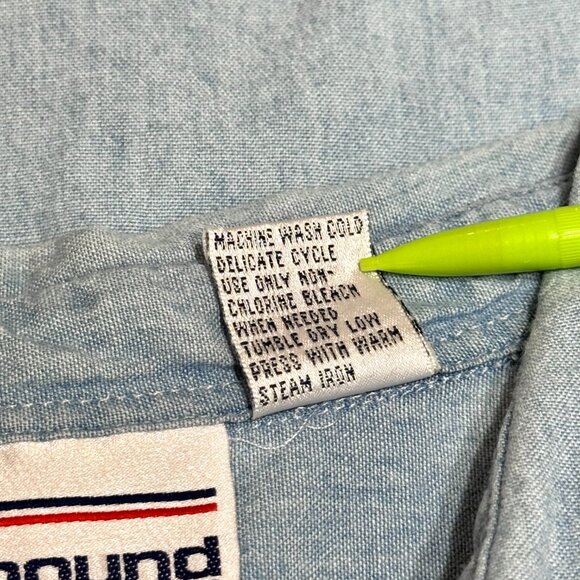 Vtg Christmas Stamps Denim Button Down Shirt Embroidered Holiday Festive Teacher - Picture 11 of 16